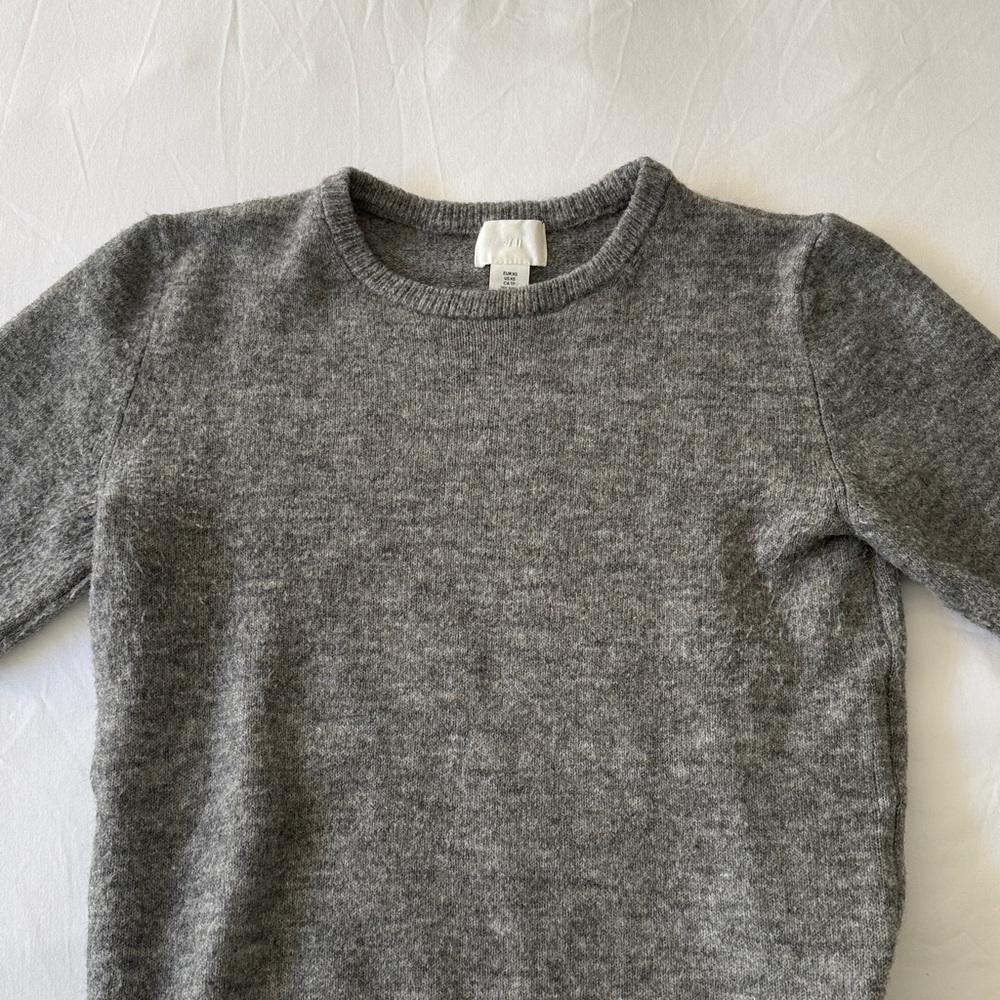 H&M Short Sleeve Sweater - Picture 2 of 5